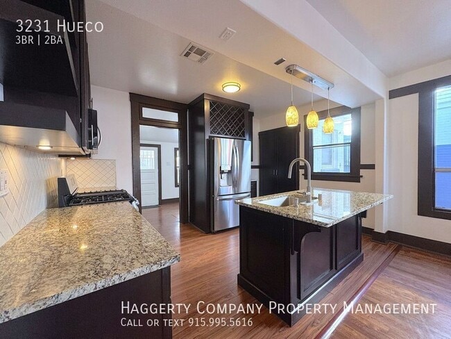 Building Photo - 3231 Hueco-