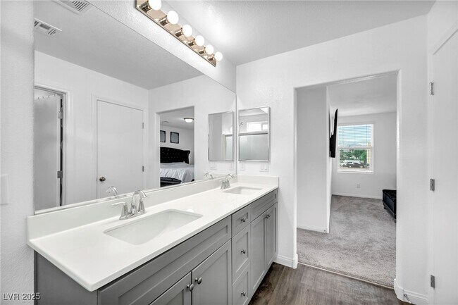 Building Photo - 4054 E Tonopah Ave