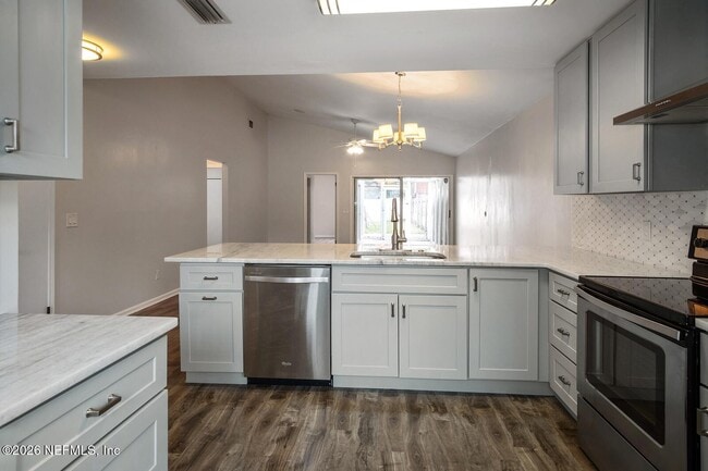 Building Photo - 1329 Cove Landing Dr