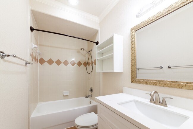 Building Photo - 3206 Holly Thicket Dr