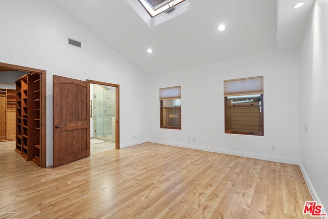 Building Photo - 14710 Greenleaf St