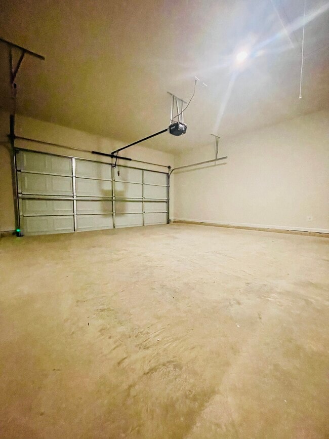 Building Photo - 3924 Saddle Bag Ct