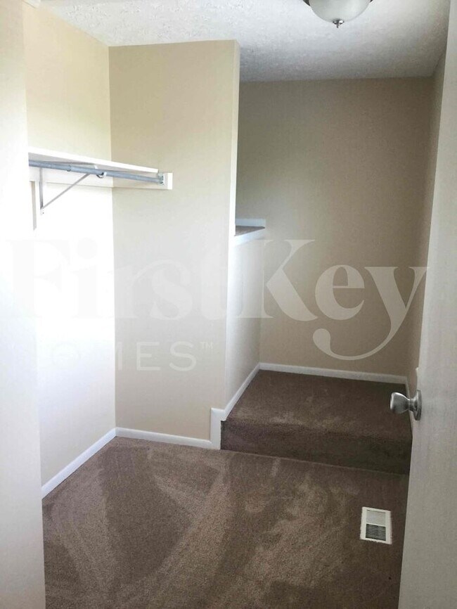 Building Photo - 805 Westmead Dr