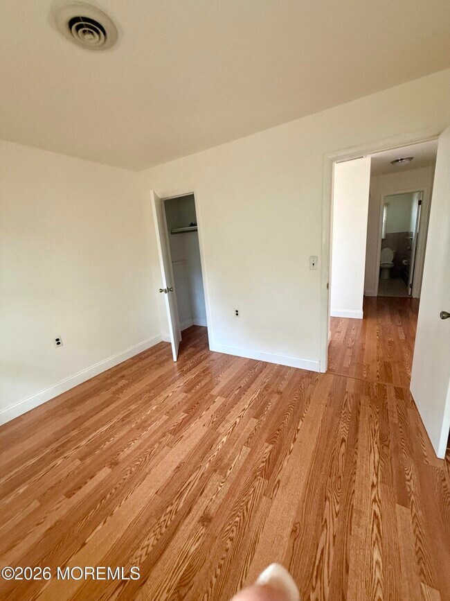 Building Photo - 129 Fox Glove