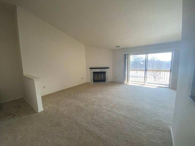 Building Photo - 105 Three Coin Way