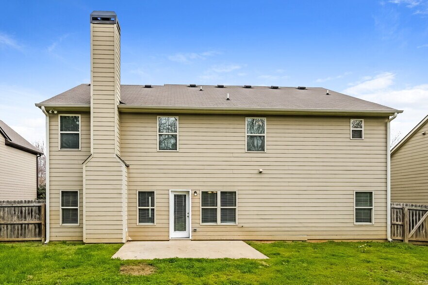 Building Photo - 4075 Whitfield Oak Way NE