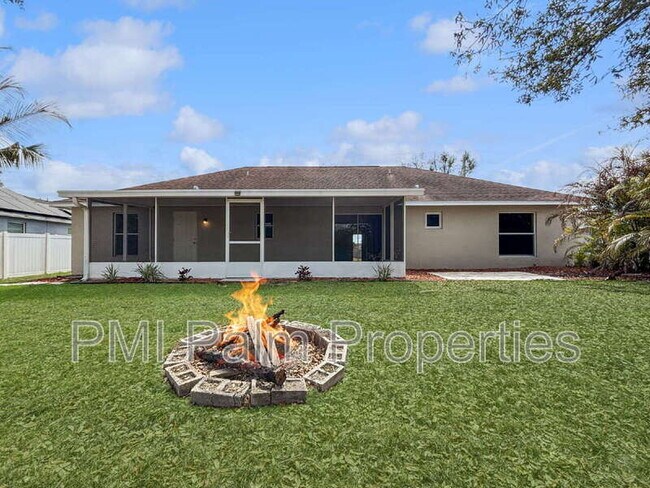 Building Photo - 117 SW Glenwood Dr