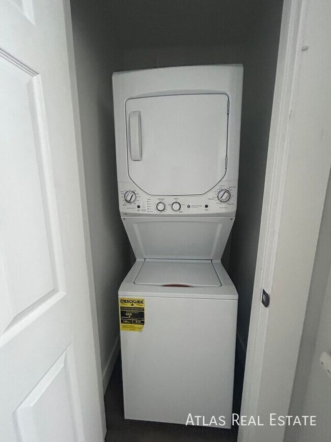 Building Photo - 551 S Fairfax St