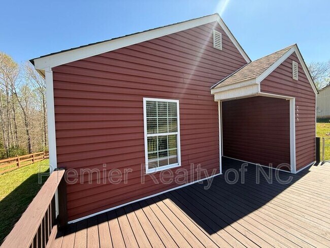 Building Photo - 3427 Old US 421 Hwy E