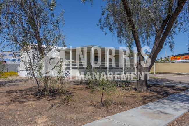 Building Photo - Lovely Manufactured Home North of Casa Grande