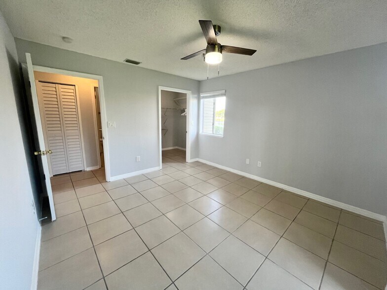 Building Photo - 10265 Gandy Blvd N