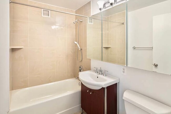 Building Photo - 1 bedroom in New York NY 10038