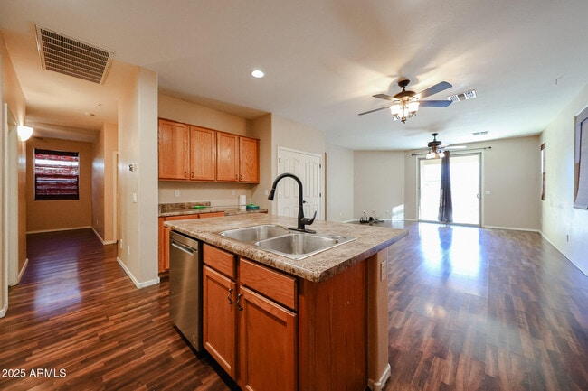 Building Photo - 7335 W Desert Mirage Dr