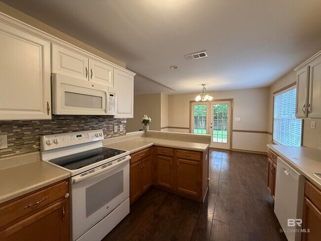 Building Photo - 25920 Argonne Dr