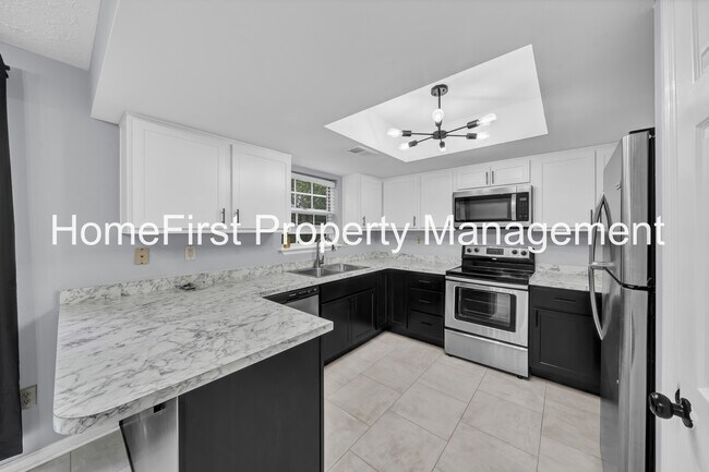 Building Photo - 420 Windfield Pl