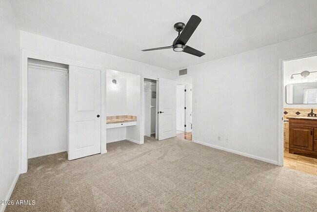 Building Photo - 6108 N 11th Ave