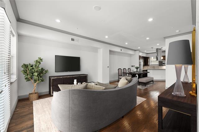 Building Photo - 1021 Pavillion St