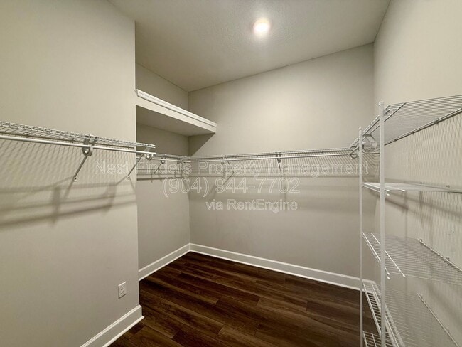 Building Photo - 10682 Aventura Dr