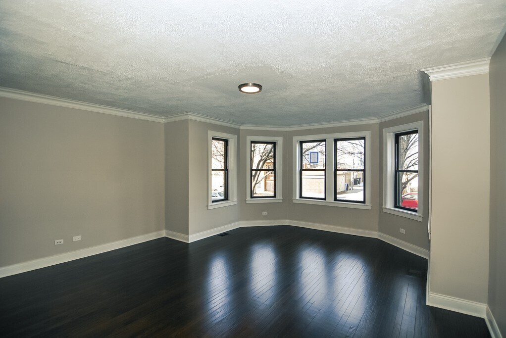 Building Photo - 4447 N Rockwell St