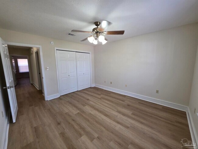 Building Photo - 916 Rentz Ave