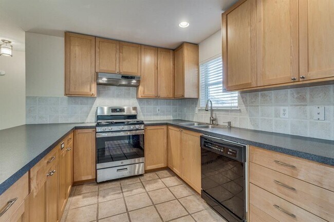 Building Photo - 8406 Stillwood Ln