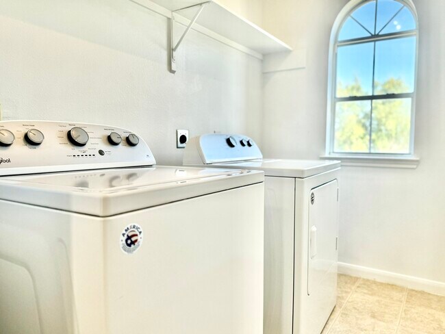 Building Photo - 7110 Favian Ct