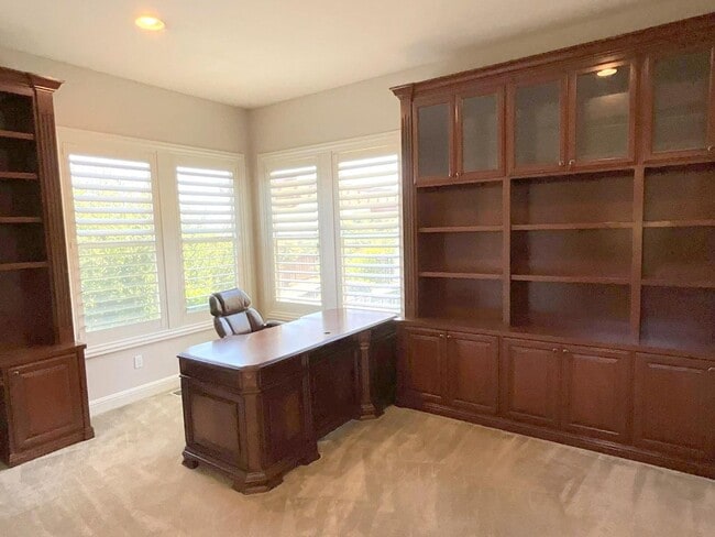 Building Photo - Luxurious & Sought After Home In The Bucolic Hills Of Gated Norris Canyon Estates !