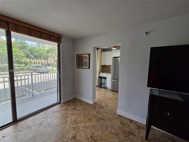 Building Photo - 210 174th St