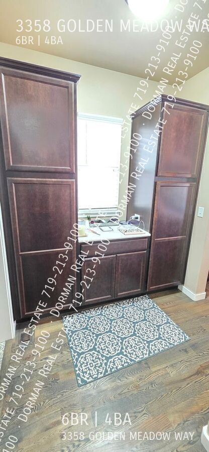 Building Photo - 3358 Golden Mdw Wy N