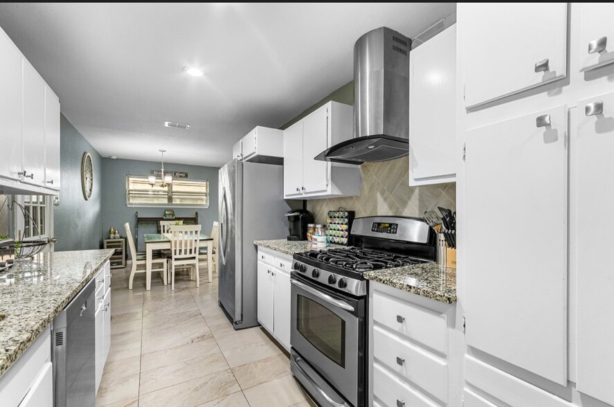 Building Photo - 1703 Monaco Dr