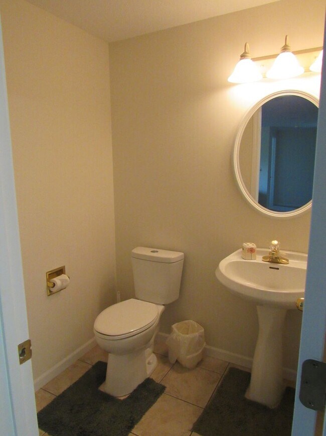 Building Photo - Osage Beach house for rent
