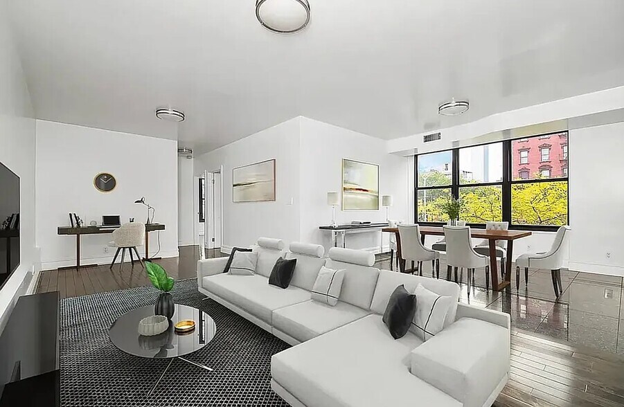 Building Photo - 64 Delancey St