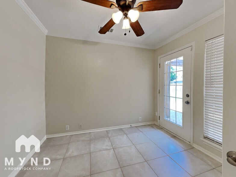 Building Photo - 4003 Highknoll Ln