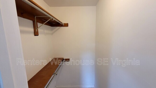 Building Photo - 1593 Sword Dancer Dr