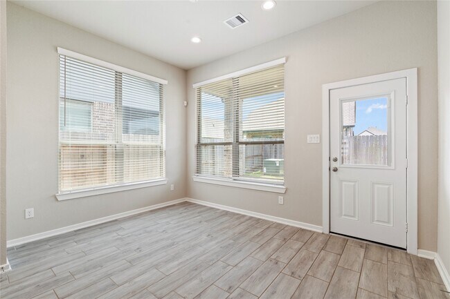 Building Photo - 939 Malibu Shr Ln