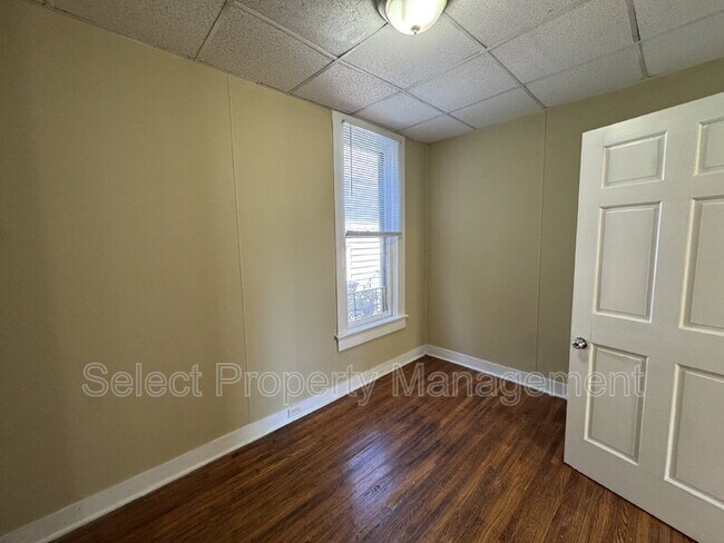 Building Photo - 3201 Dinnen Ave