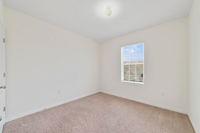 Building Photo - 257 Arbor Lakes Dr