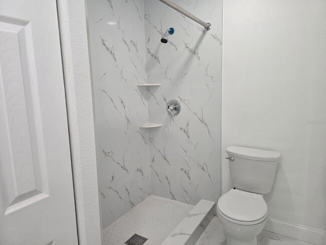 Building Photo - 1813 Hacienda Way