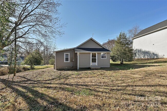 Building Photo - 103 E Louisiana Ave