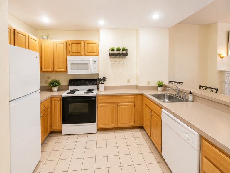 Building Photo - 1406 Beacon St