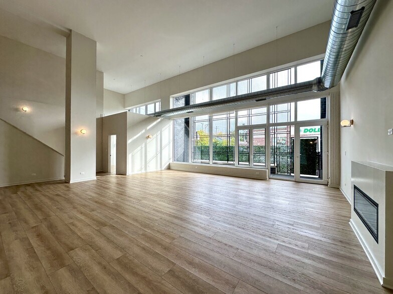 Building Photo - 3215 N Narragansett Ave