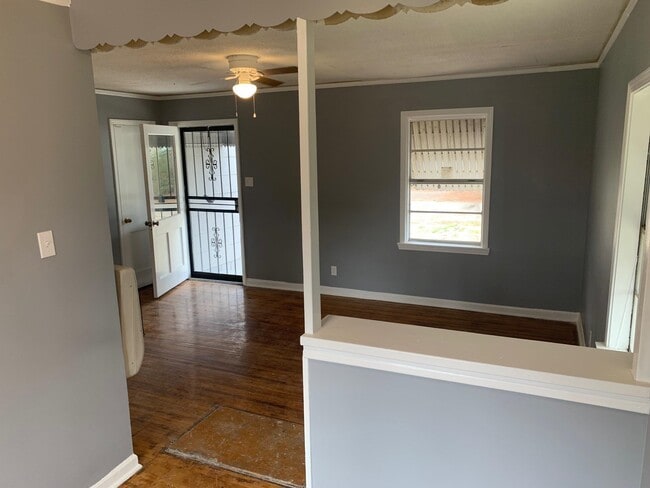 Building Photo - 4105 Wilmette Ave