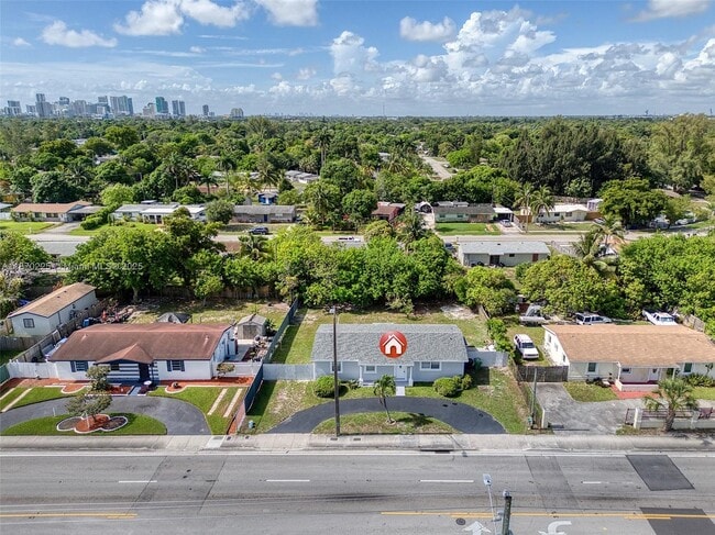 Building Photo - 1402 NW 19th St