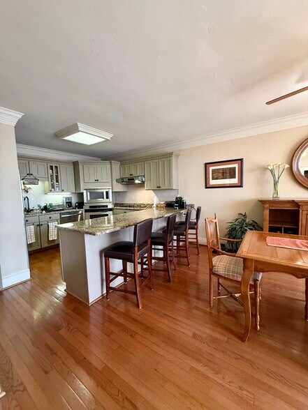 Building Photo - 7701 Wurzbach Rd