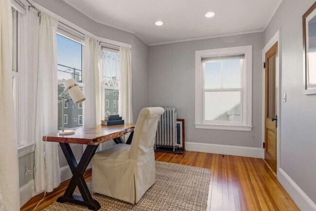 Building Photo - 115 Court St