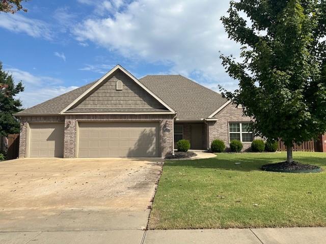 Building Photo - 4400 SW Bermuda Ave