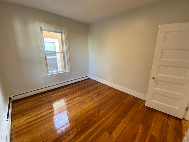 Building Photo - 632 Dorchester Ave