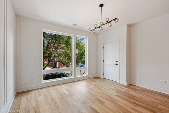 Building Photo - 2122 W 18th Pl