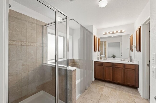 Building Photo - 116 Silkstone St