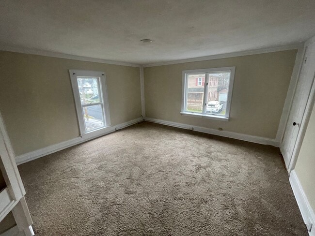 Building Photo - Charming 2 Bedroom Single Family